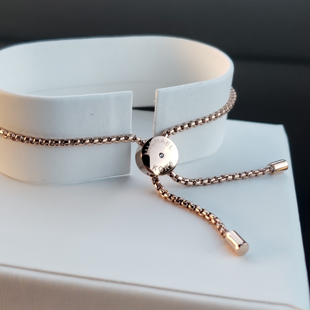 Michael Kors rose gold watch and bracelet - Picture 8 of 11